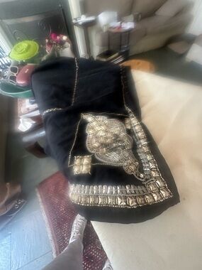 Dries Van Noten Black Label Close-Up